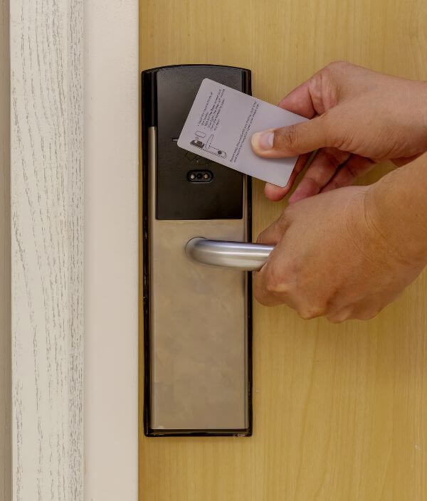 installazione serratura badge b&b padova