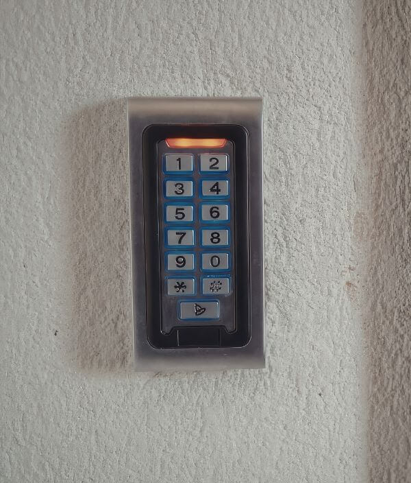 installazione tastiera porta b&b padova